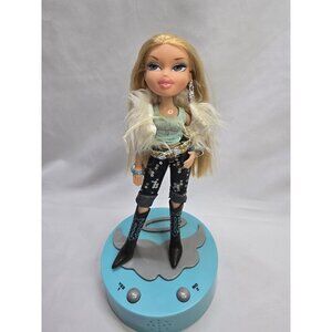 Bratz Talking Cloe Fashion Doll With Base- Base Issues- Read Description